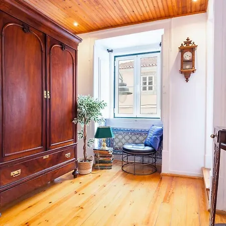 Typical Portuguese At Ajuda, Belem Apartment